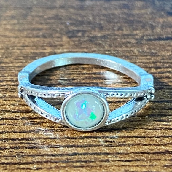 Round Blue Opal & Stainless Steel Women’s Ring Size 5 - Picture 1 of 5